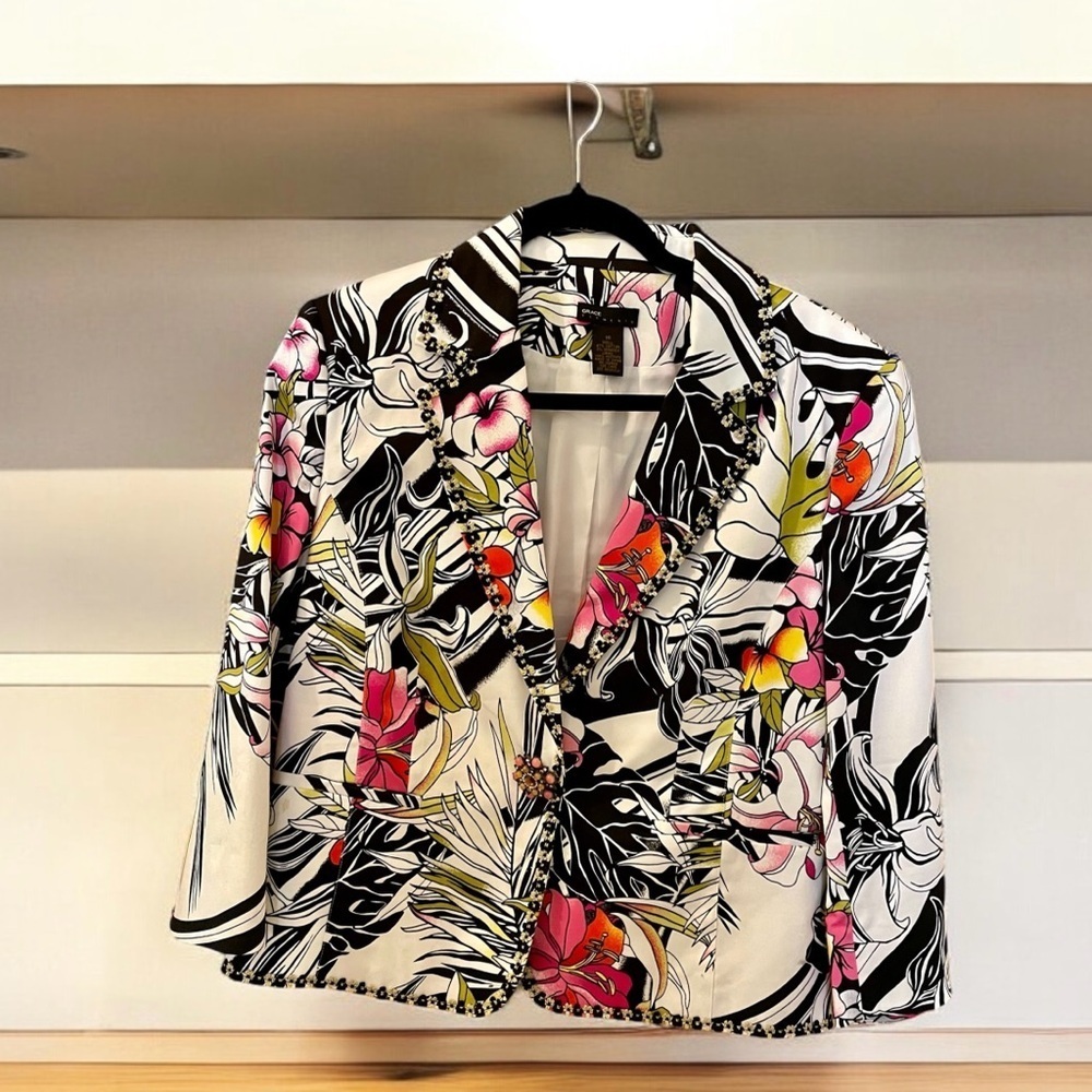 Grace Elements Floral Print Blazer in White, Black, Pink & Green